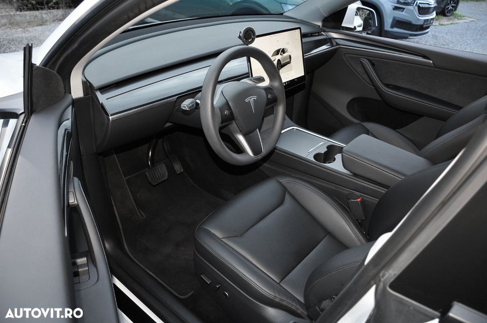 Tesla Model Y Long Range Dual Motor AWD - 7