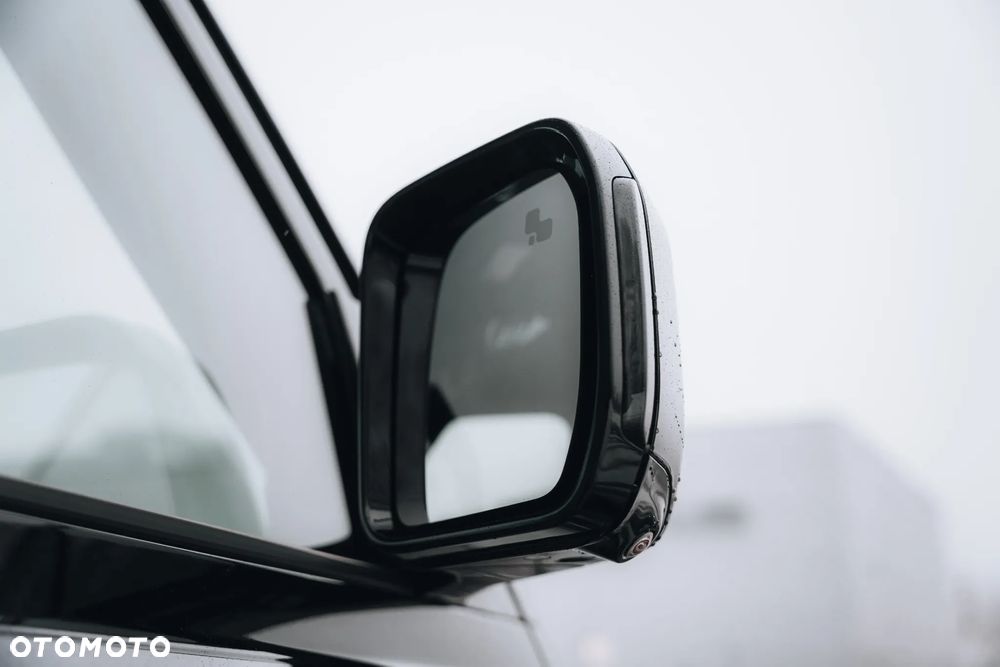 Land Rover Defender - 10