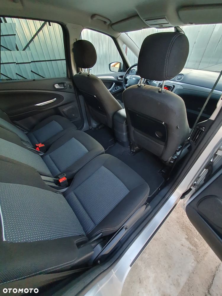 Ford S-Max - 16