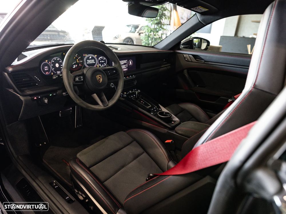 Porsche 911 (992) Carrera GTS PDK - 23
