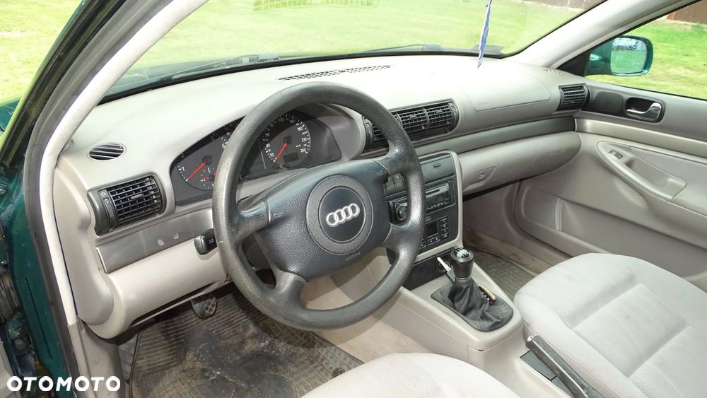 Audi A4 Limousine - 8