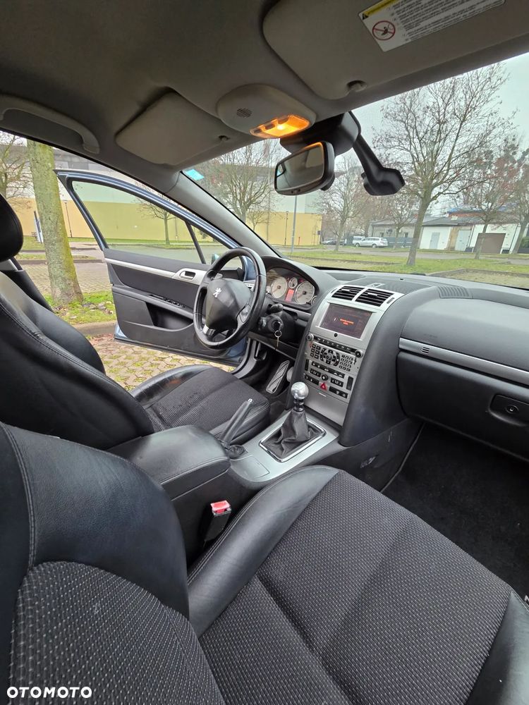 Peugeot 407 HDi 135 JBL - 17