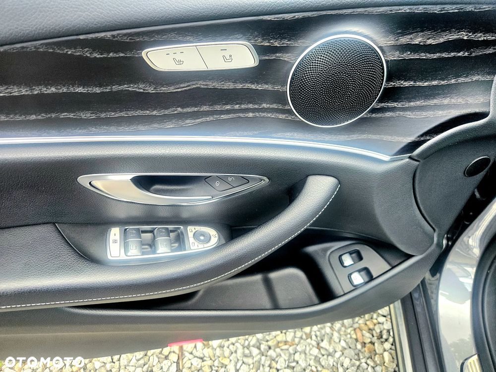 Mercedes-Benz Klasa E 220 d 4-Matic All-Terrain - 38