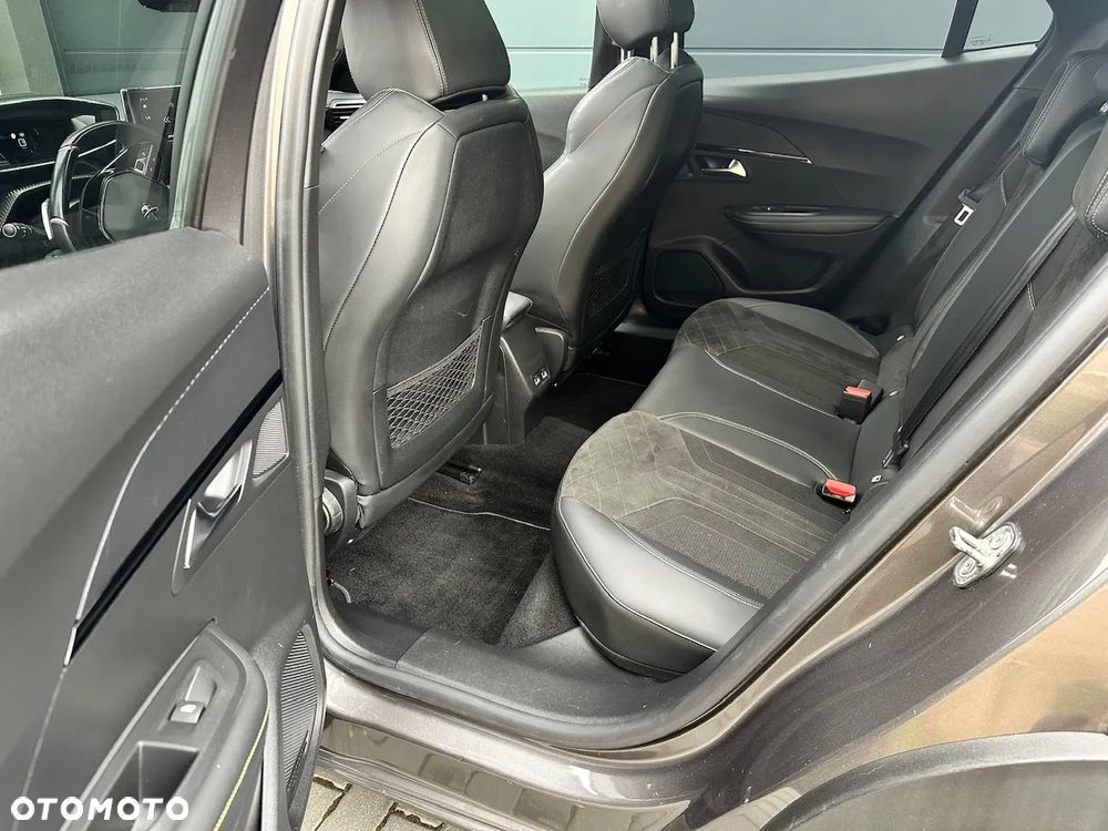 Peugeot 2008 PureTech 130 EAT8 GT Pack - 9