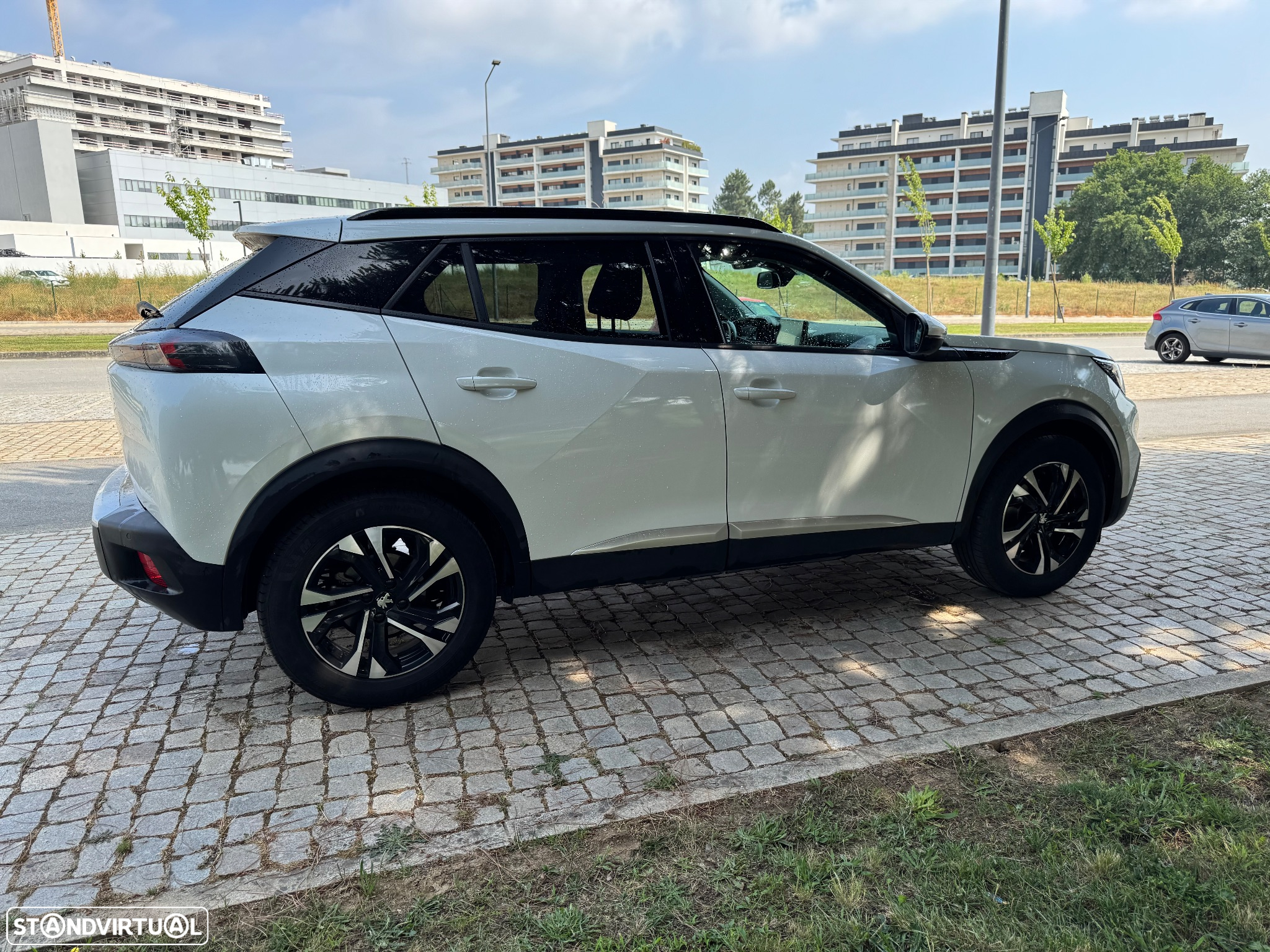 Peugeot e-2008 50 kWh Active Pack - 10