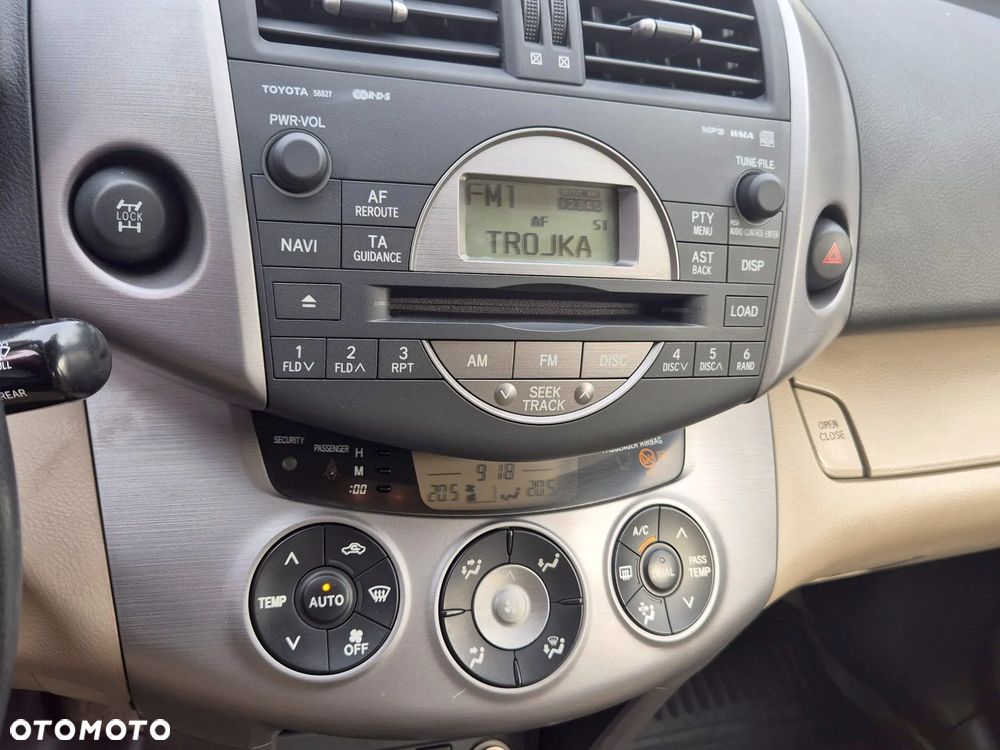 Toyota RAV4 2.0 VVT-i Sol - 17