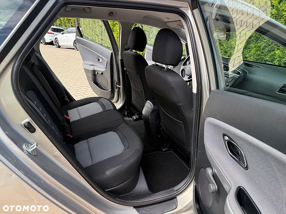 Kia Ceed 1.6 GDI XL - 6
