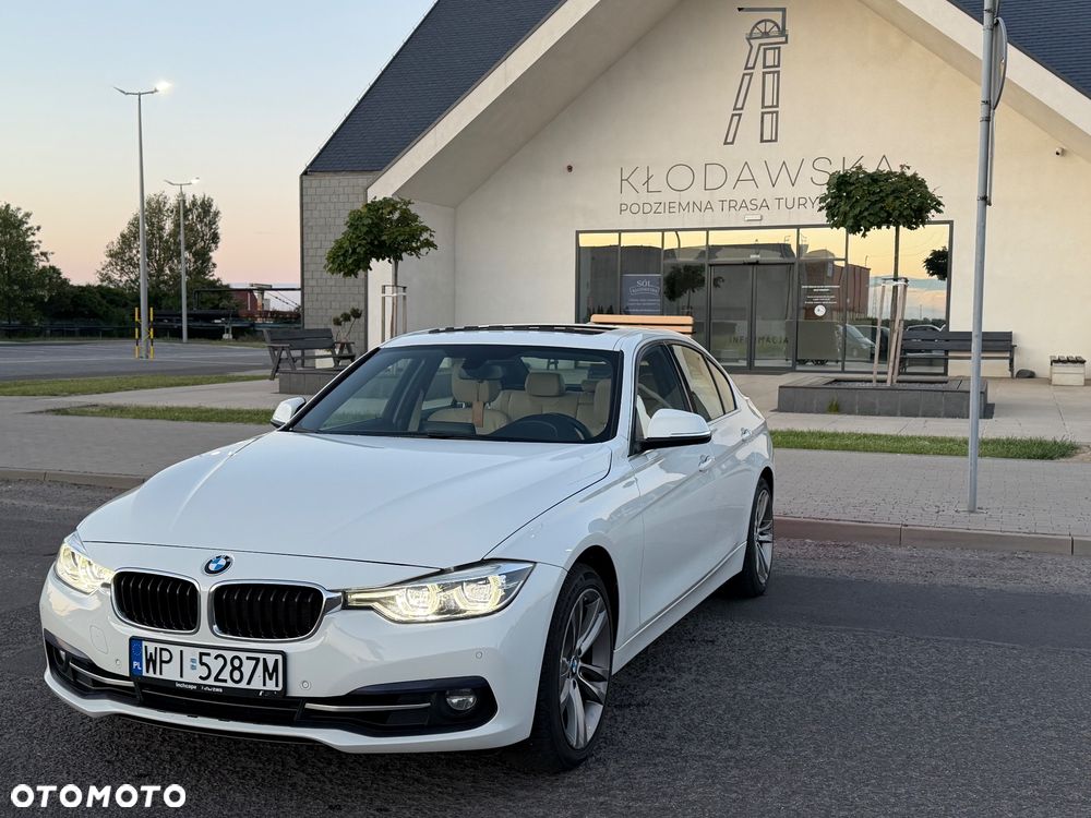 BMW Seria 3 330i - 3
