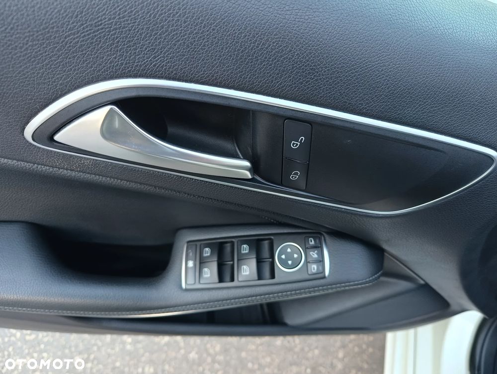 Mercedes-Benz Klasa A 200 CDI 7G-DCT AMG Line - 28