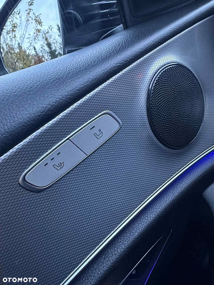 Mercedes-Benz Klasa E 220 d 9G-TRONIC - 21