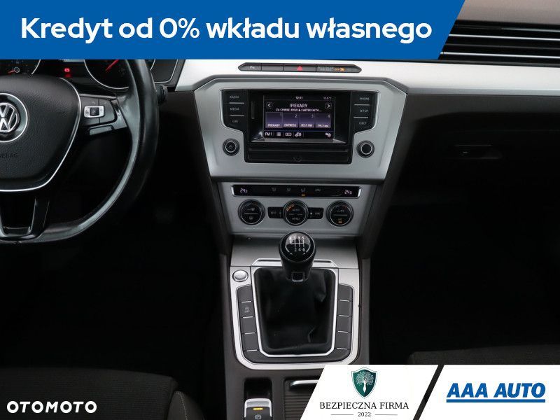 Volkswagen Passat - 14