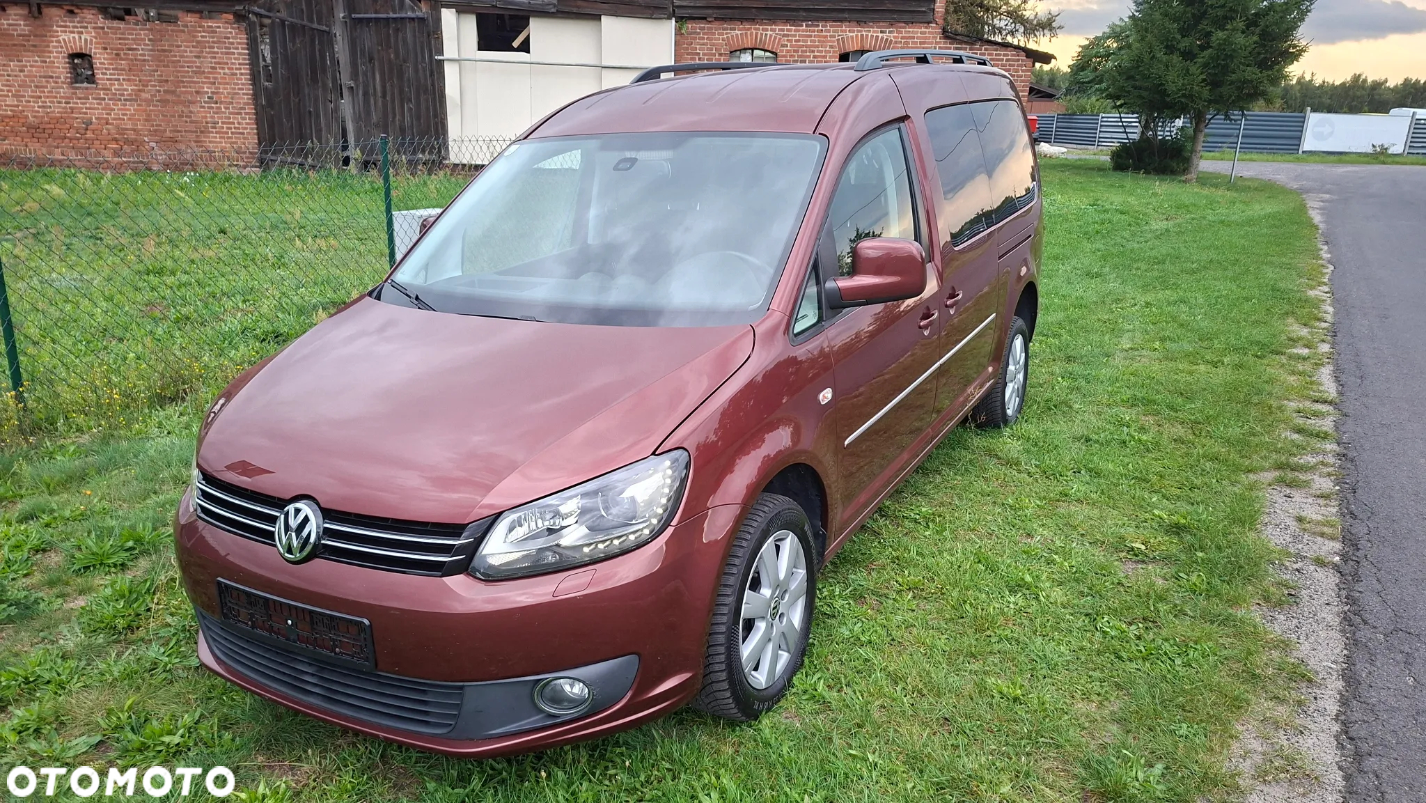 Volkswagen Caddy 2.0 TDI Highline 4Motion DSG - 2