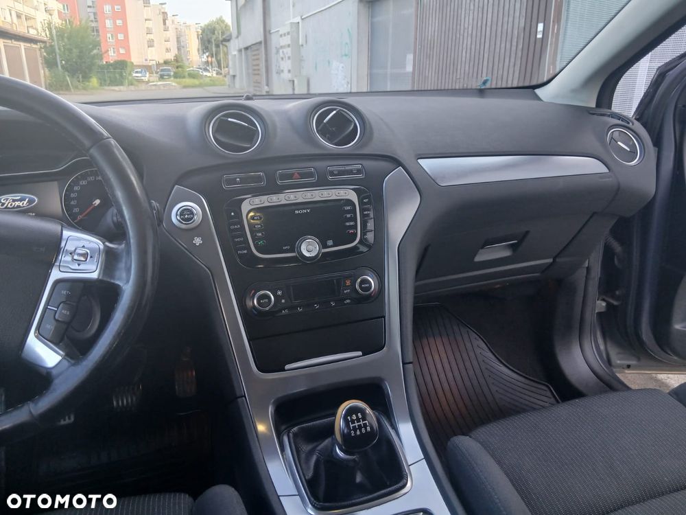Ford Mondeo 2.2 TDCi Platinium X Plus (Titanium) - 4