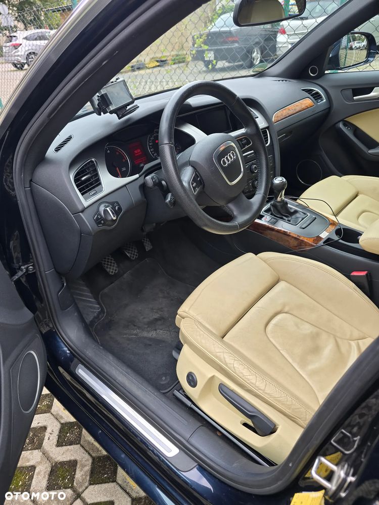 Audi A4 Avant - 10