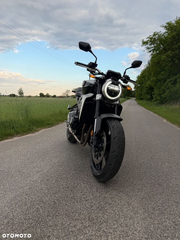 Honda CB - 1