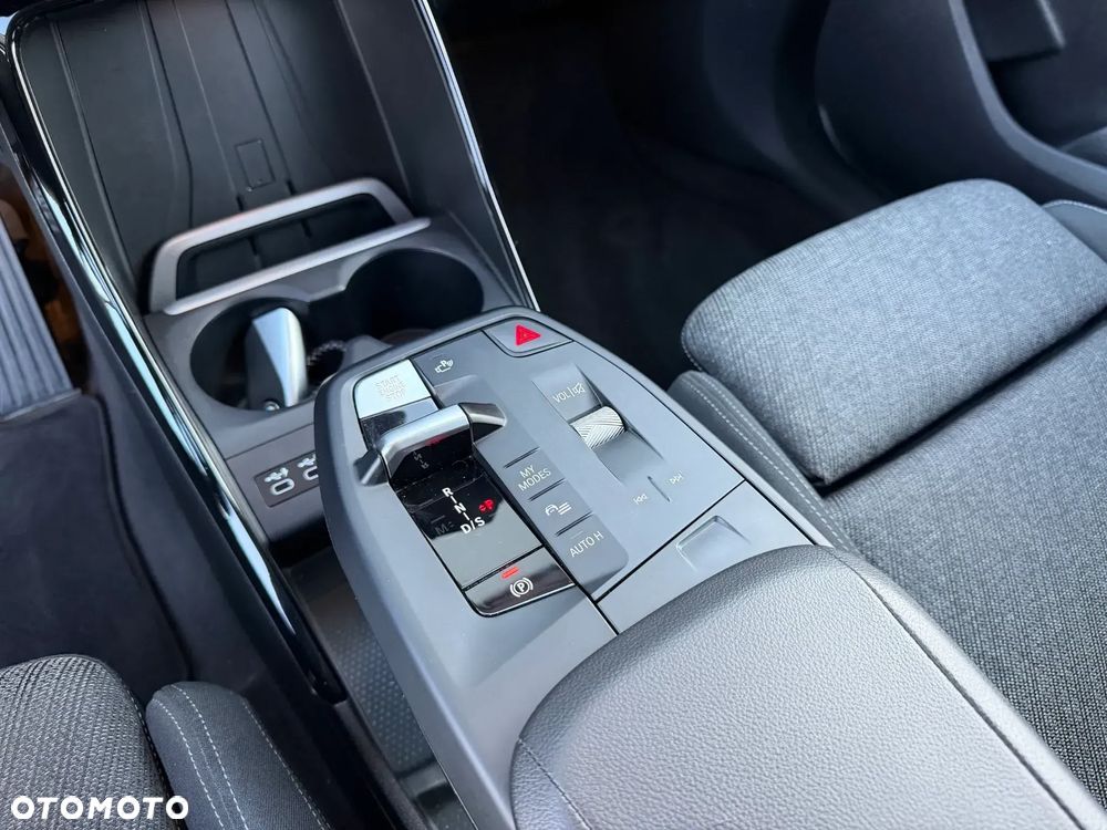 BMW Seria 2 218d - 28