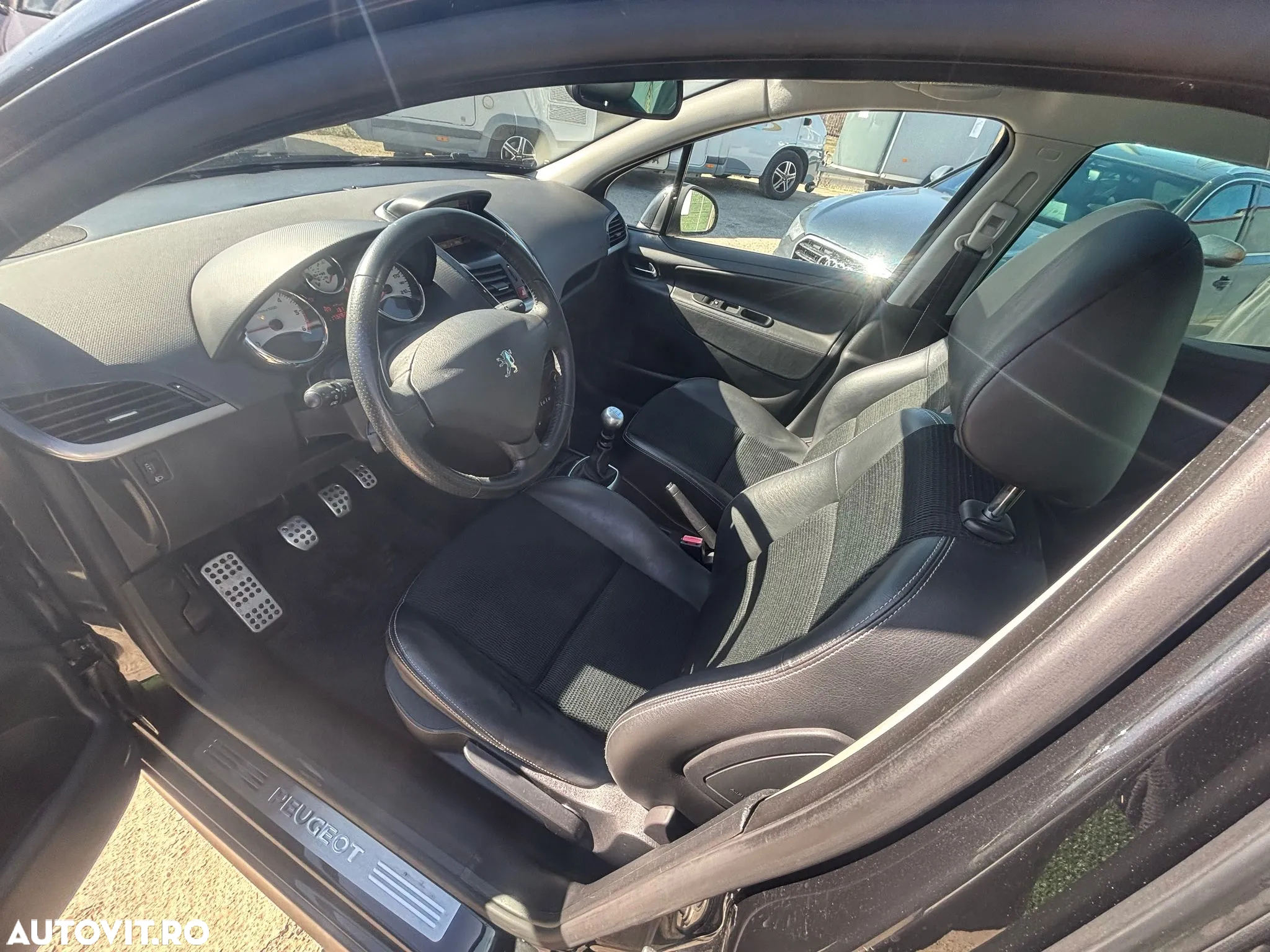 Peugeot 207 CC 1.6 HDI FAP Eclipse - 5