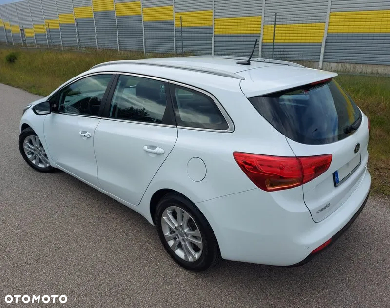 Kia Ceed - 12