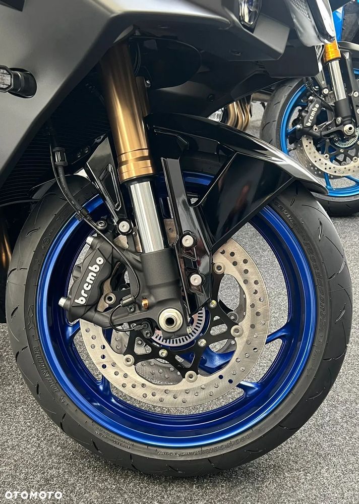 Suzuki GSX 1000 - 10