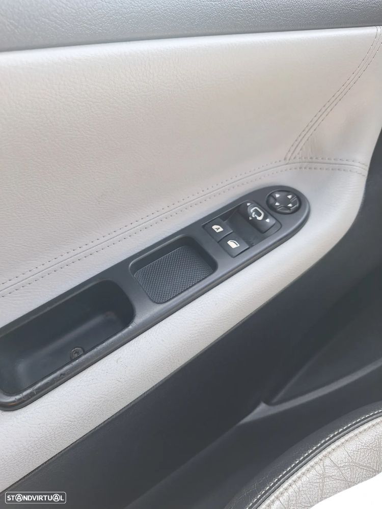 Peugeot 207 CC - 13