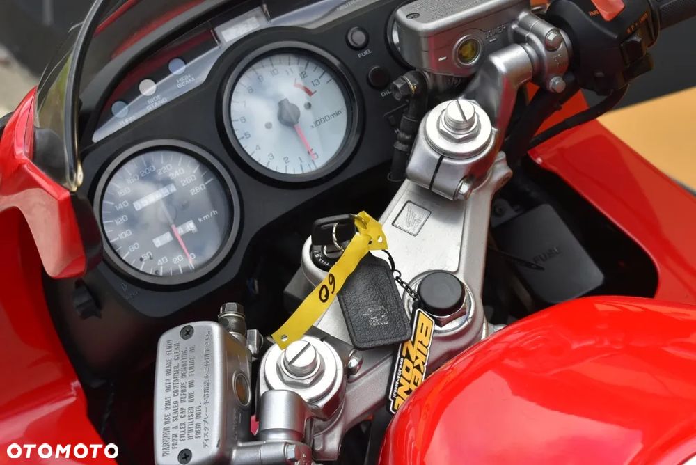 Honda VFR - 23