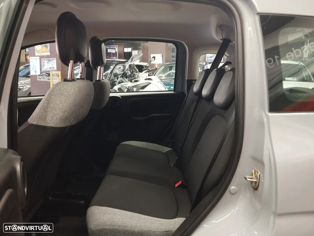 Fiat Panda 1.0 Hybrid City Cross — fotografia 9