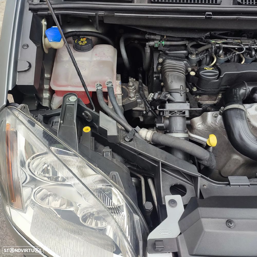 Ford Focus C-Max 1.6 TDCi Ghia - 30
