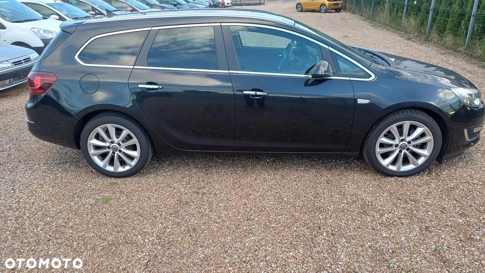 Opel Astra 2.0 CDTI DPF SportsTourer Exklusiv - 4