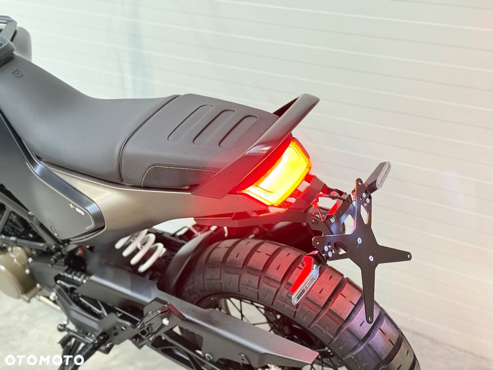 Husqvarna Svartpilen - 35