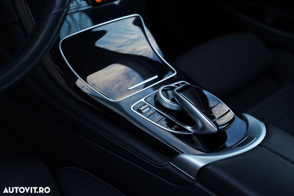 Mercedes-Benz GLC 220 d 4Matic 9G-TRONIC - 11