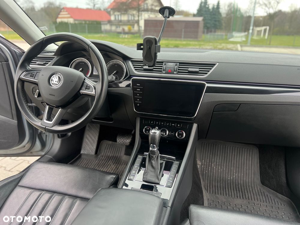 Skoda Superb 2.0 TDI SCR 4x4 L&K DSG - 25