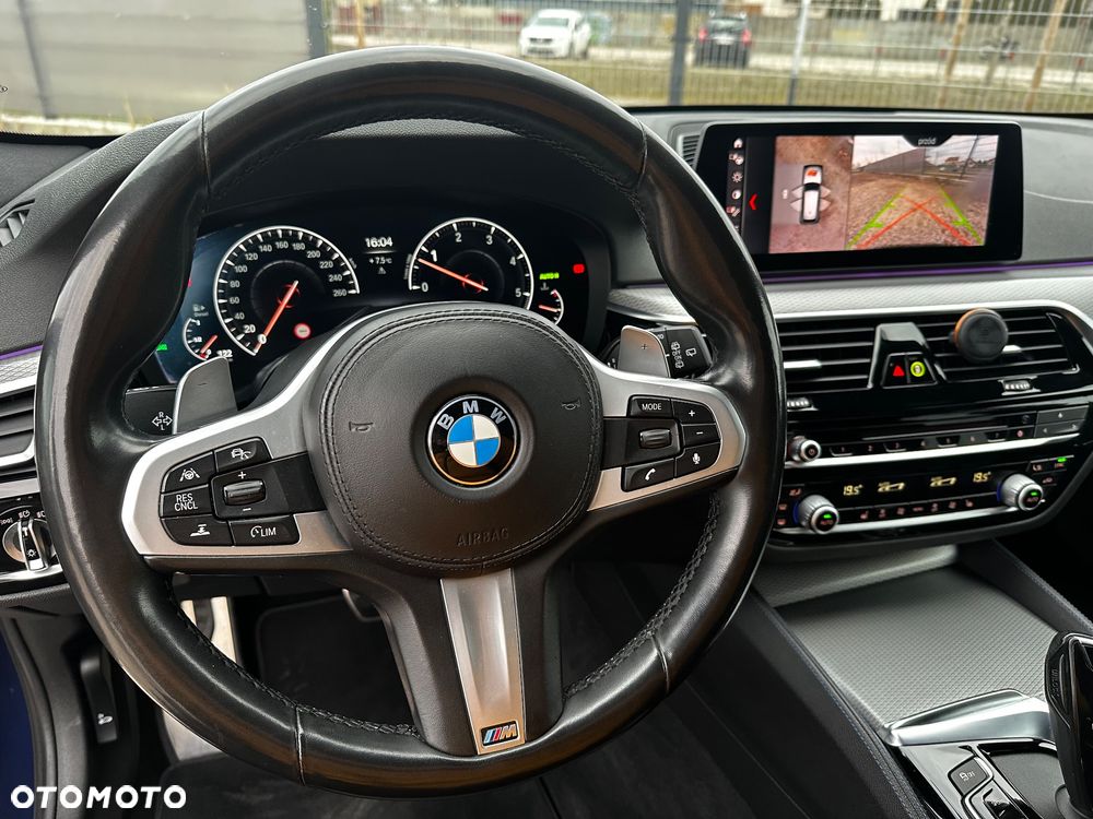 BMW Seria 5 530d xDrive Touring - 33