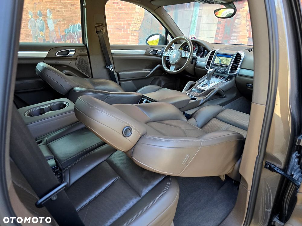 Porsche Cayenne - 13