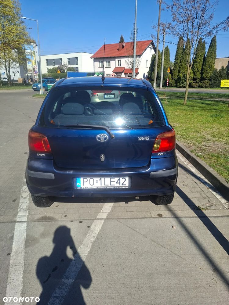 Toyota Yaris 1.0 Base - 4
