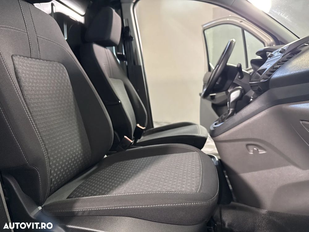 Ford Transit Connect - 11