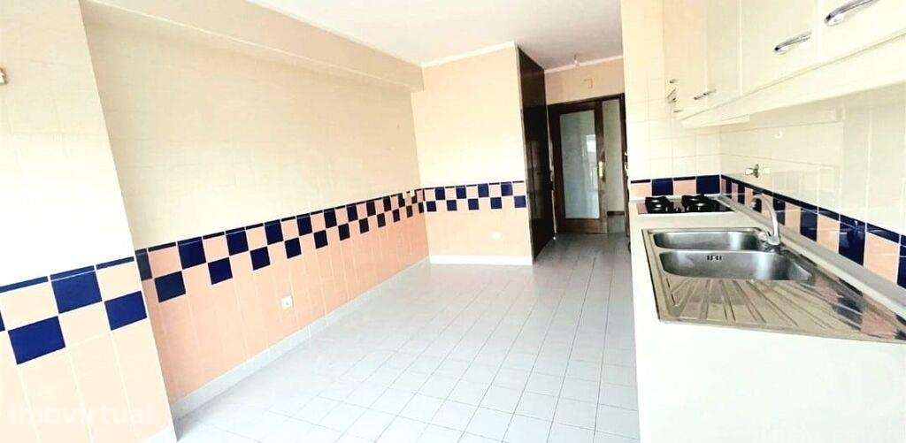 Apartamento T2 em Santa Maria de Lamas de 99 m2 - Grande imagem: 3/15