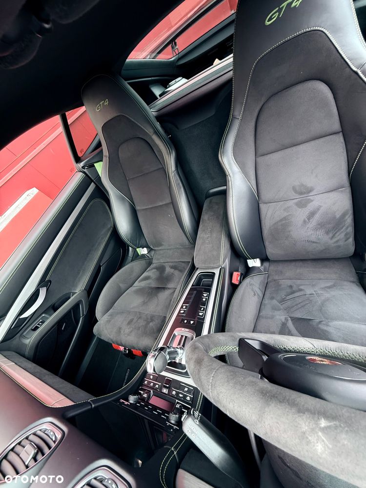 Porsche 718 Cayman - 15