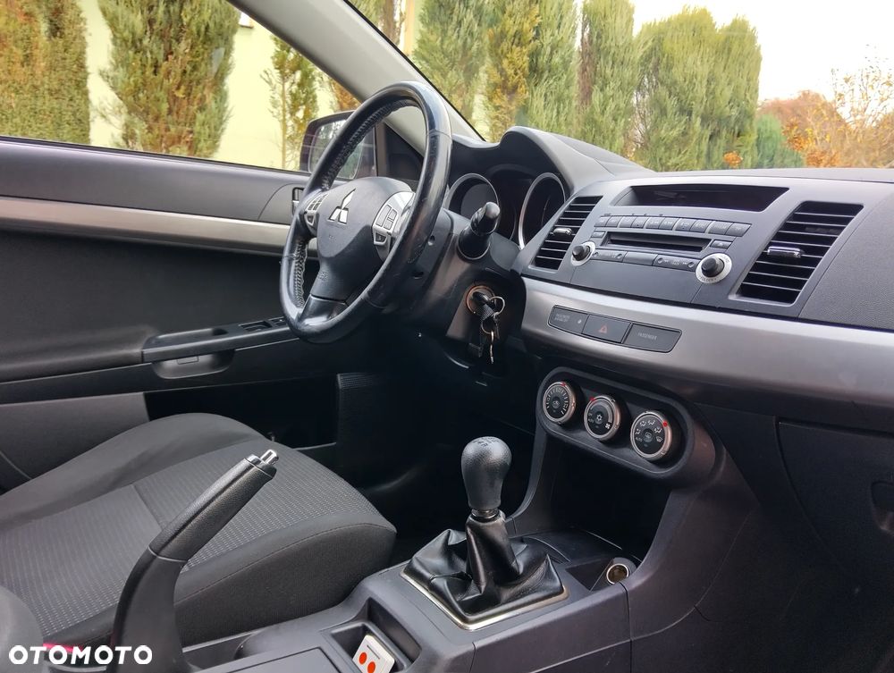 Mitsubishi Lancer 1.8 Invite - 8