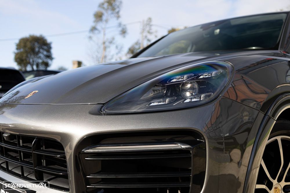 Porsche Cayenne Coupé E-Hybrid - 8