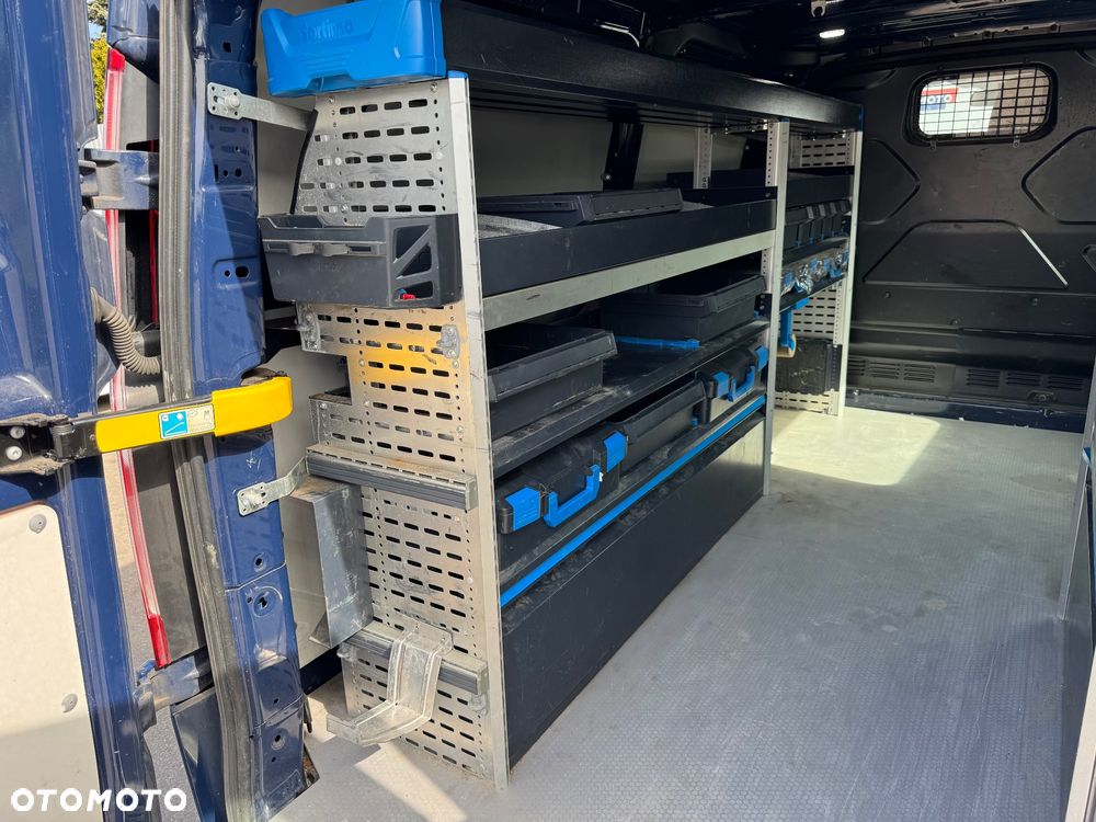 Ford TRANSIT CUSTOM - 12