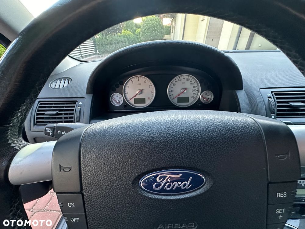 Ford Mondeo V6 ST 220 - 16