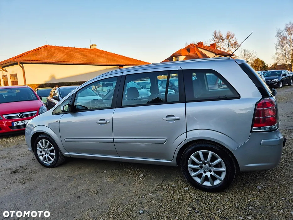 Opel Zafira 1.8 Cosmo - 23