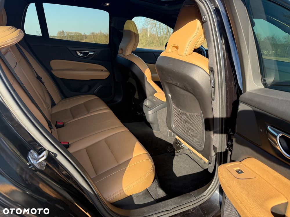 Volvo V60 Cross Country Pro T5 AWD - 4