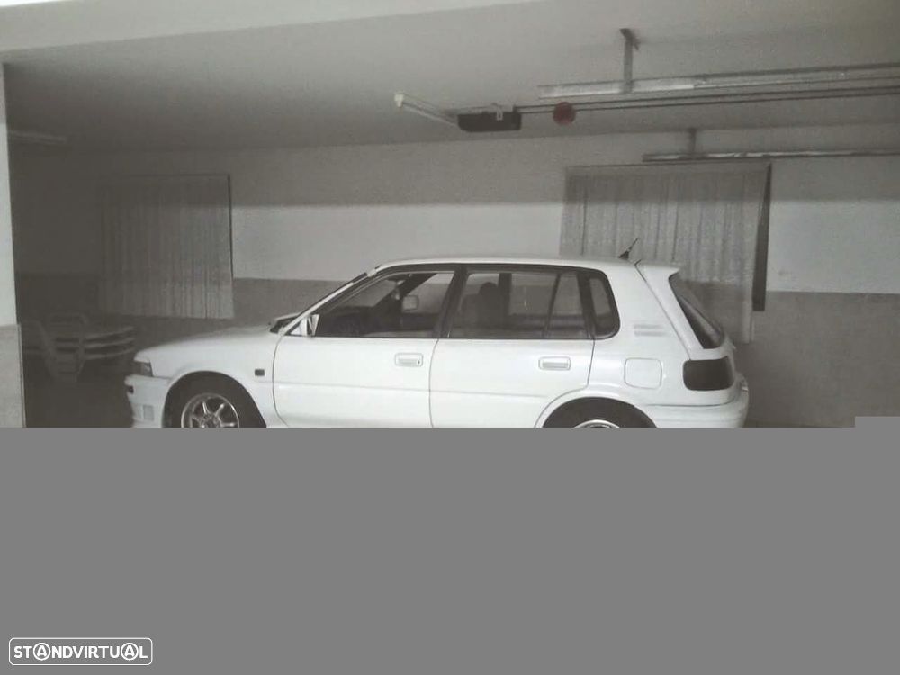 Toyota Corolla Liftback 1.3 — fotografia 19
