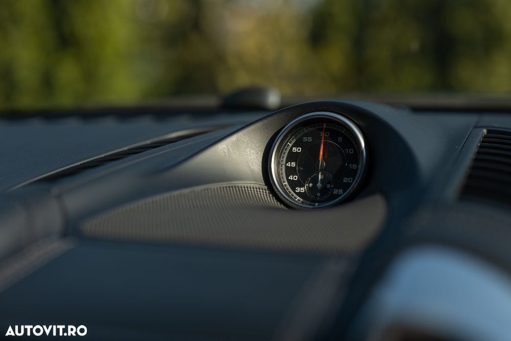 Porsche Cayenne 3.0 L - 16