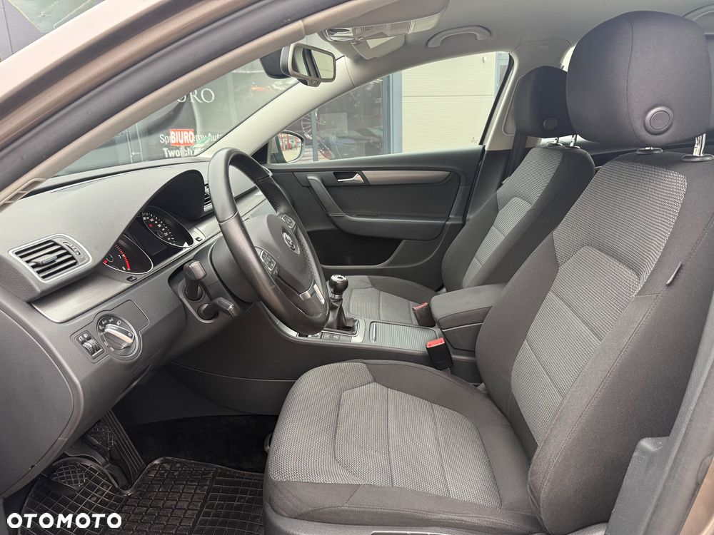 Volkswagen Passat ver-1-4-tsi-bmt-comfortline - 16