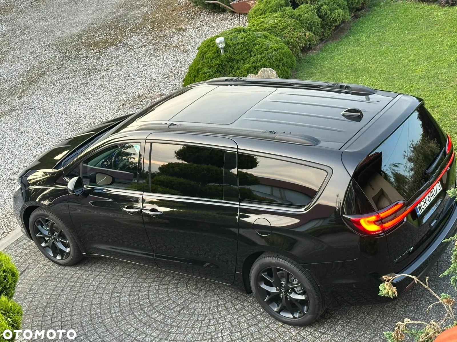 Chrysler Pacifica - 8