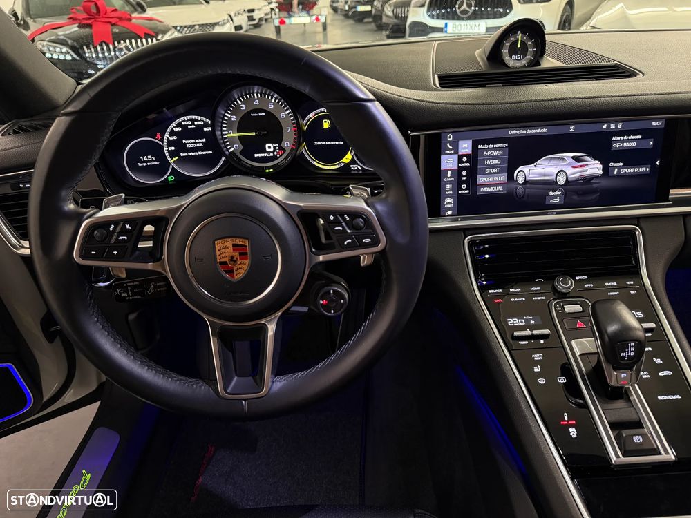 Porsche Panamera Sport Turismo 4 E-Hybrid Platinum Edition - 23