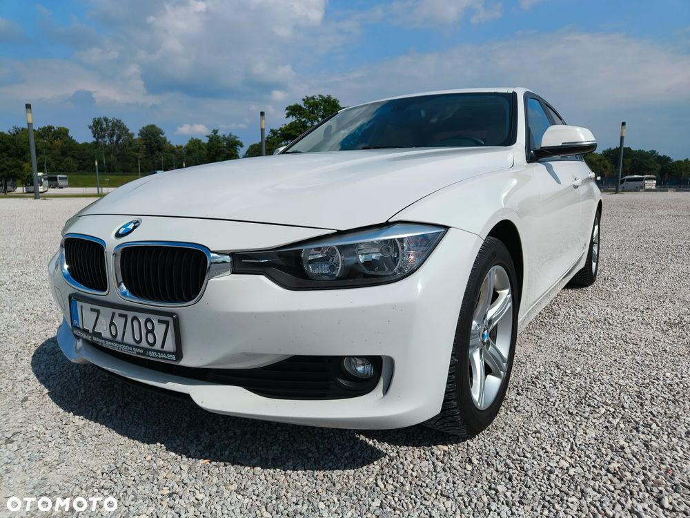 BMW Seria 3 328i xDrive - 34