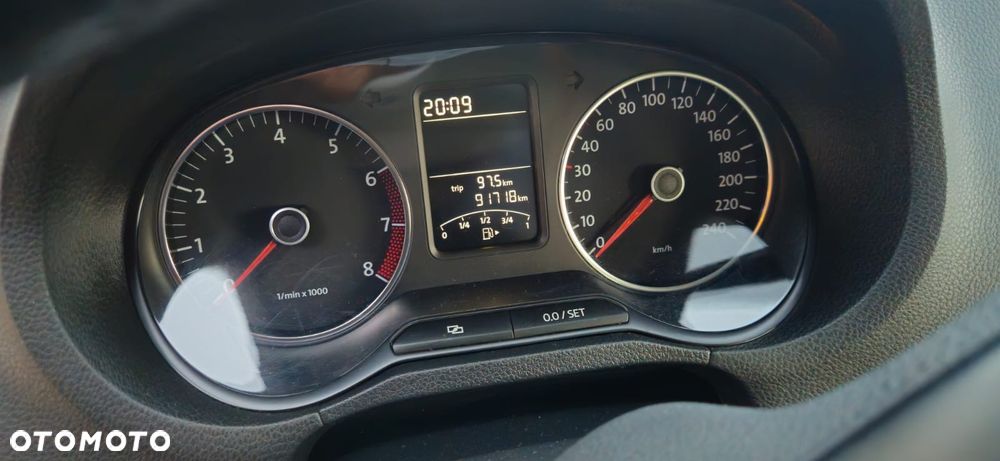 Volkswagen Polo 1.4 16V Comfortline DSG - 7
